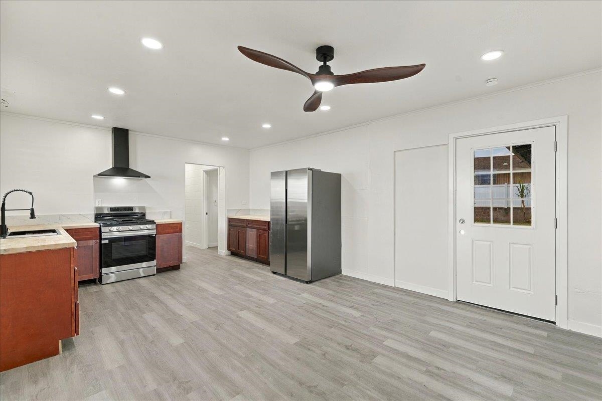 400 Palama Dr
