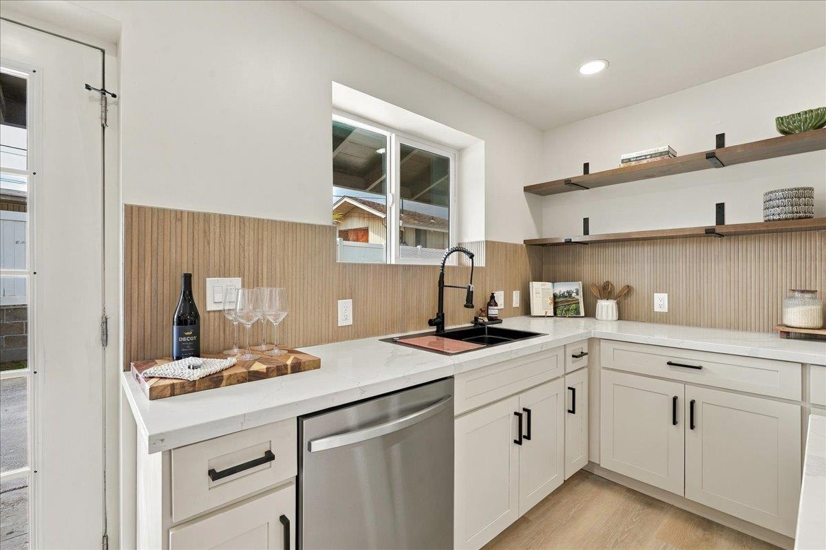 400 Palama Dr
