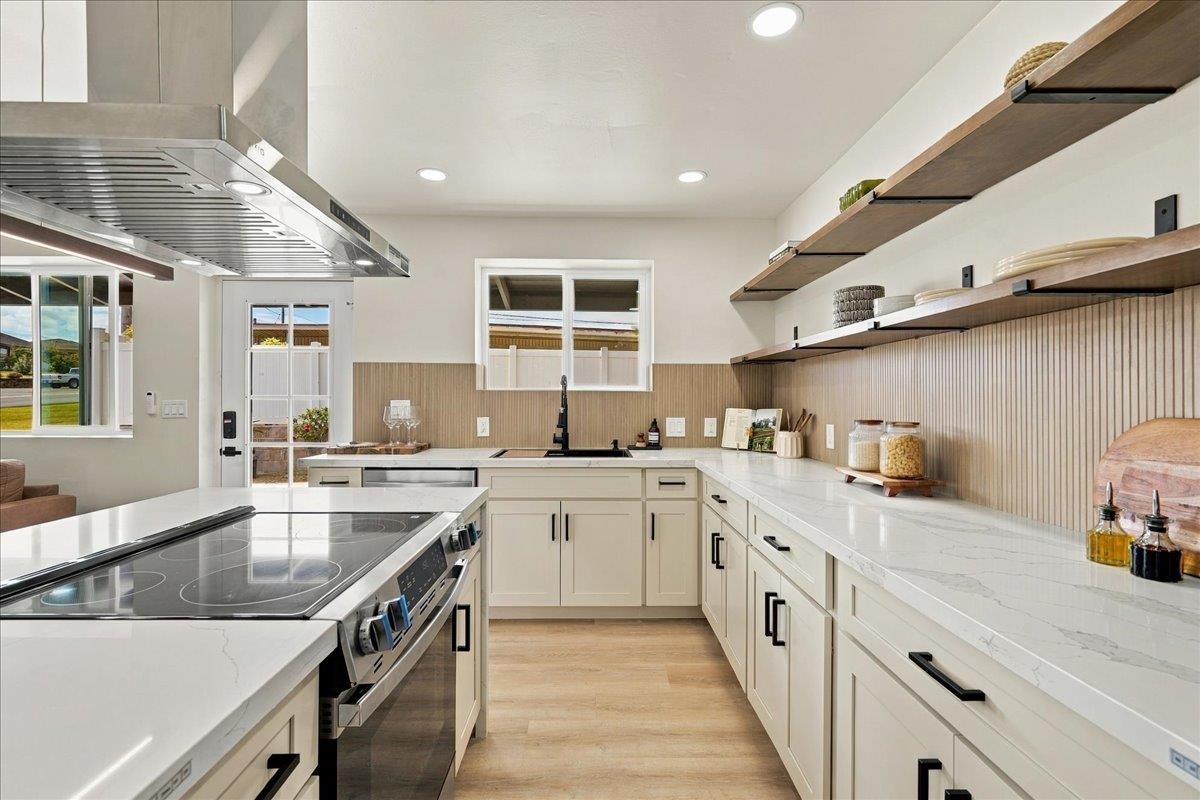 400 Palama Dr