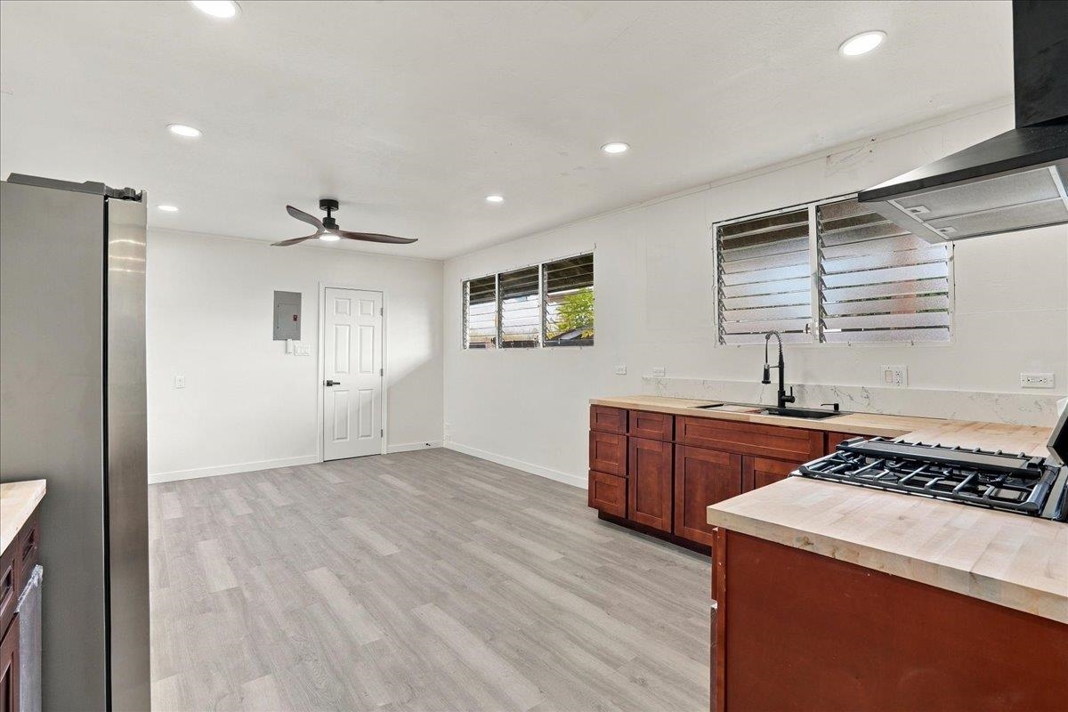 400 Palama Dr