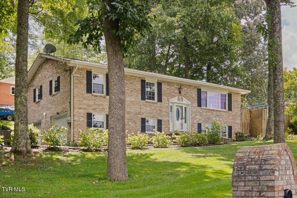 9 Red Oak Circle