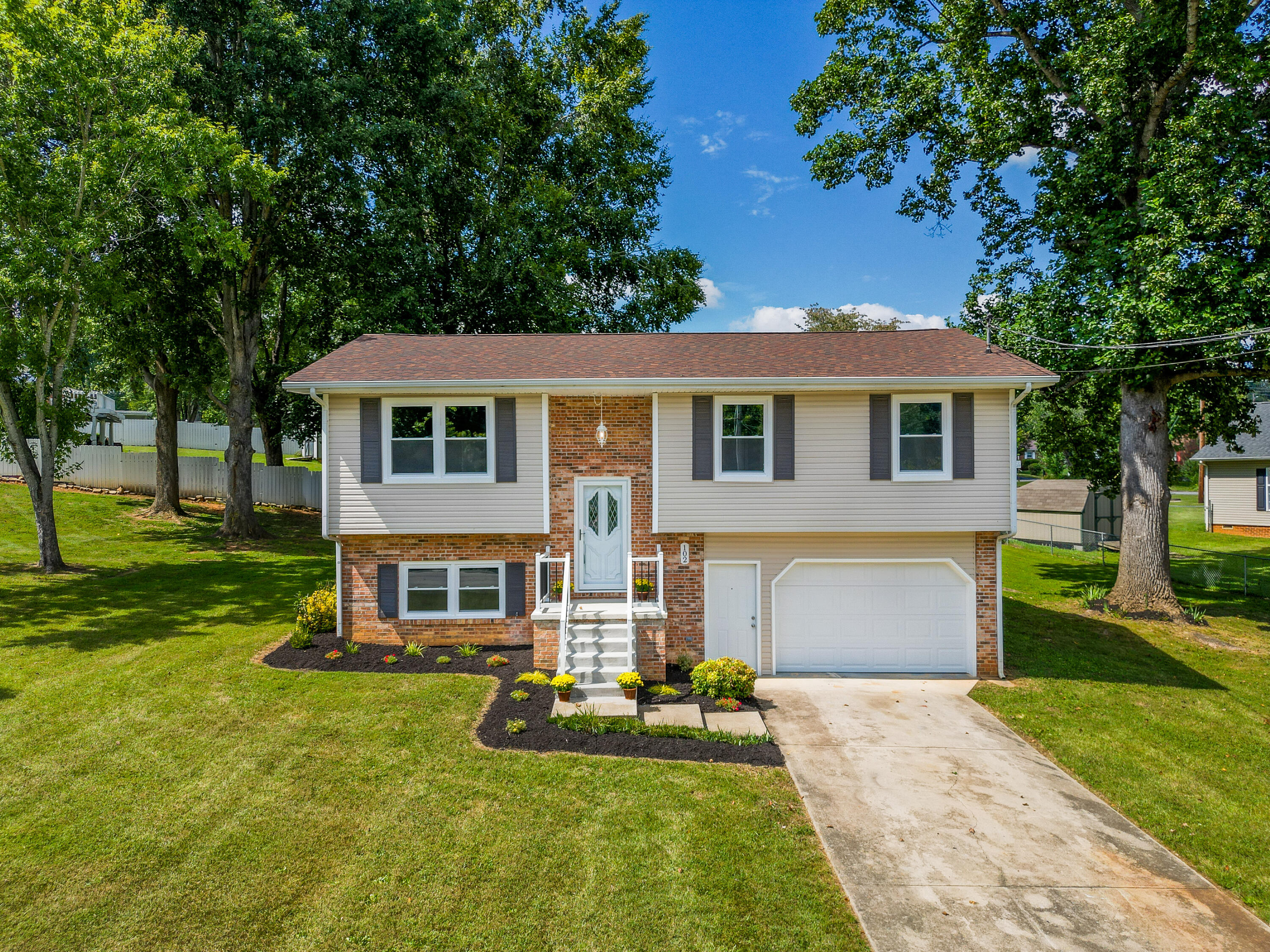 102 Edgewood Drive