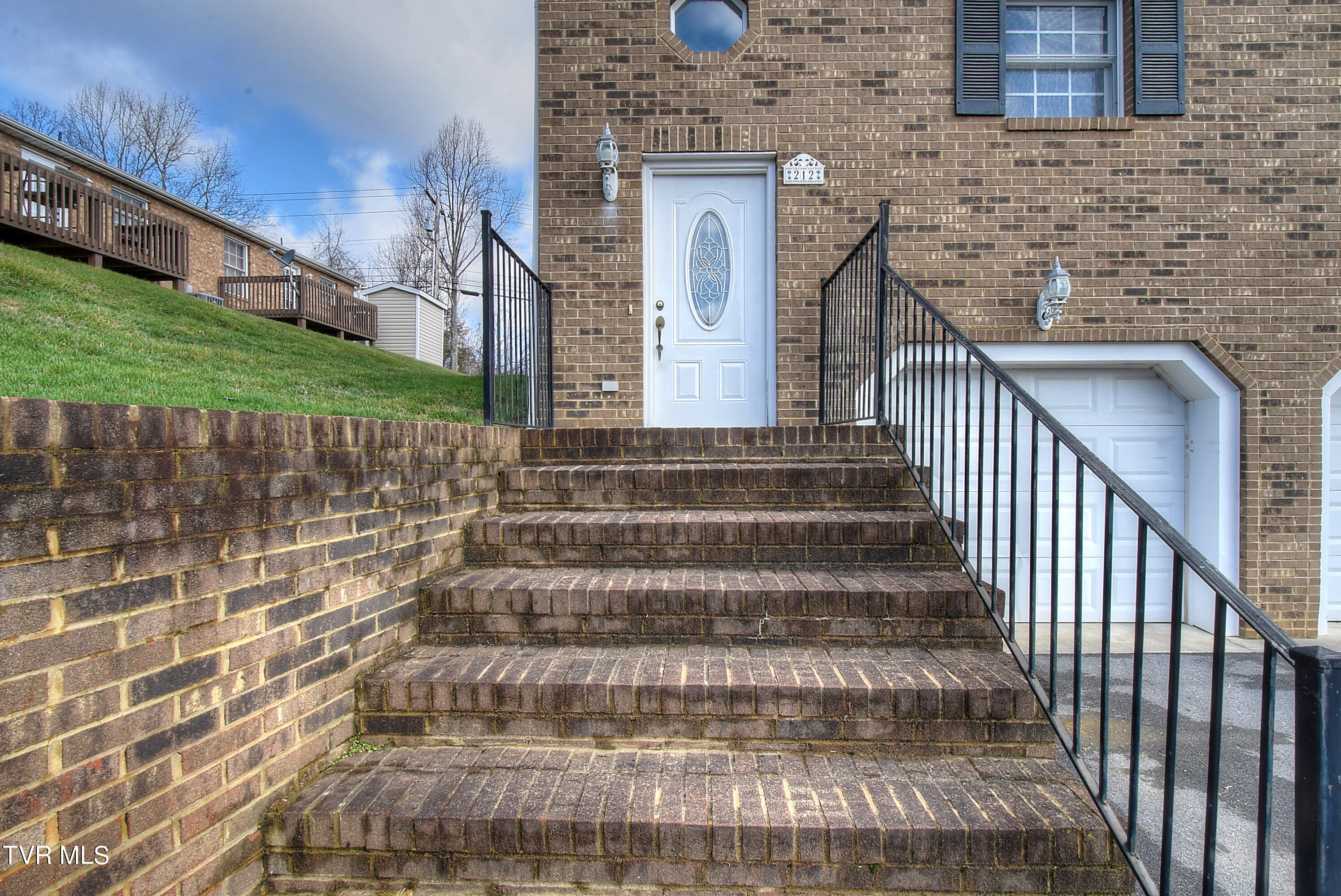 212 Landon Trail, 212