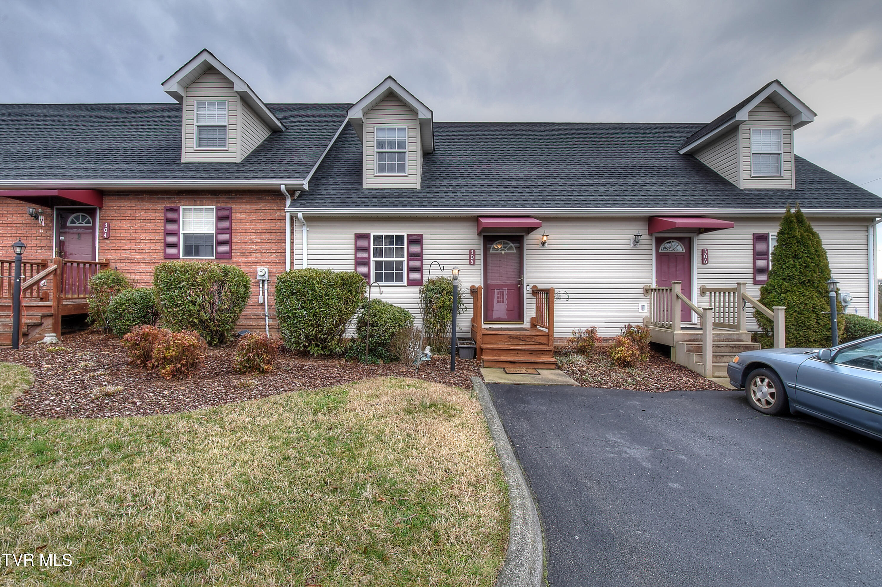 305 Hallbrook Drive, 19