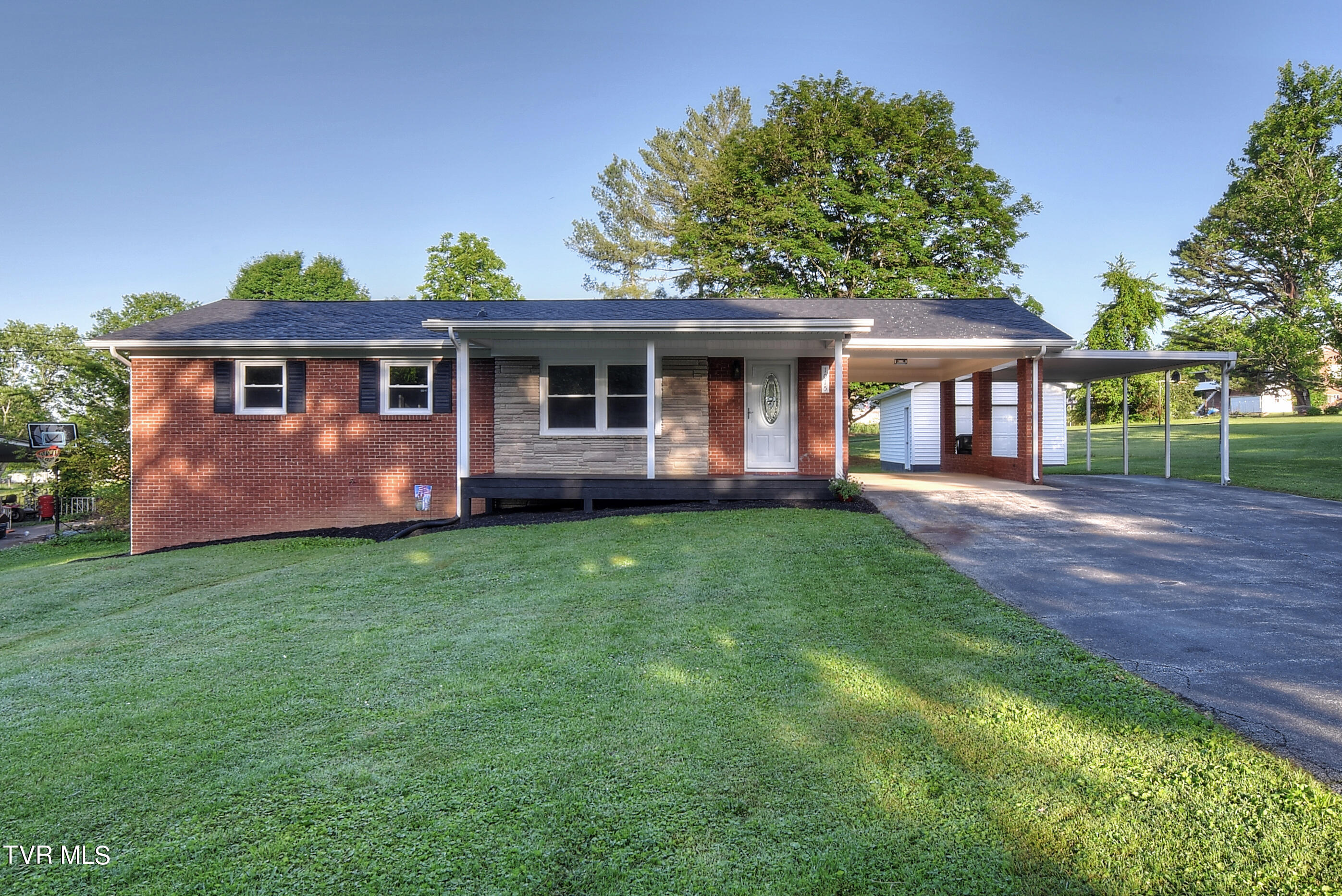 1015 Sylvan Circle