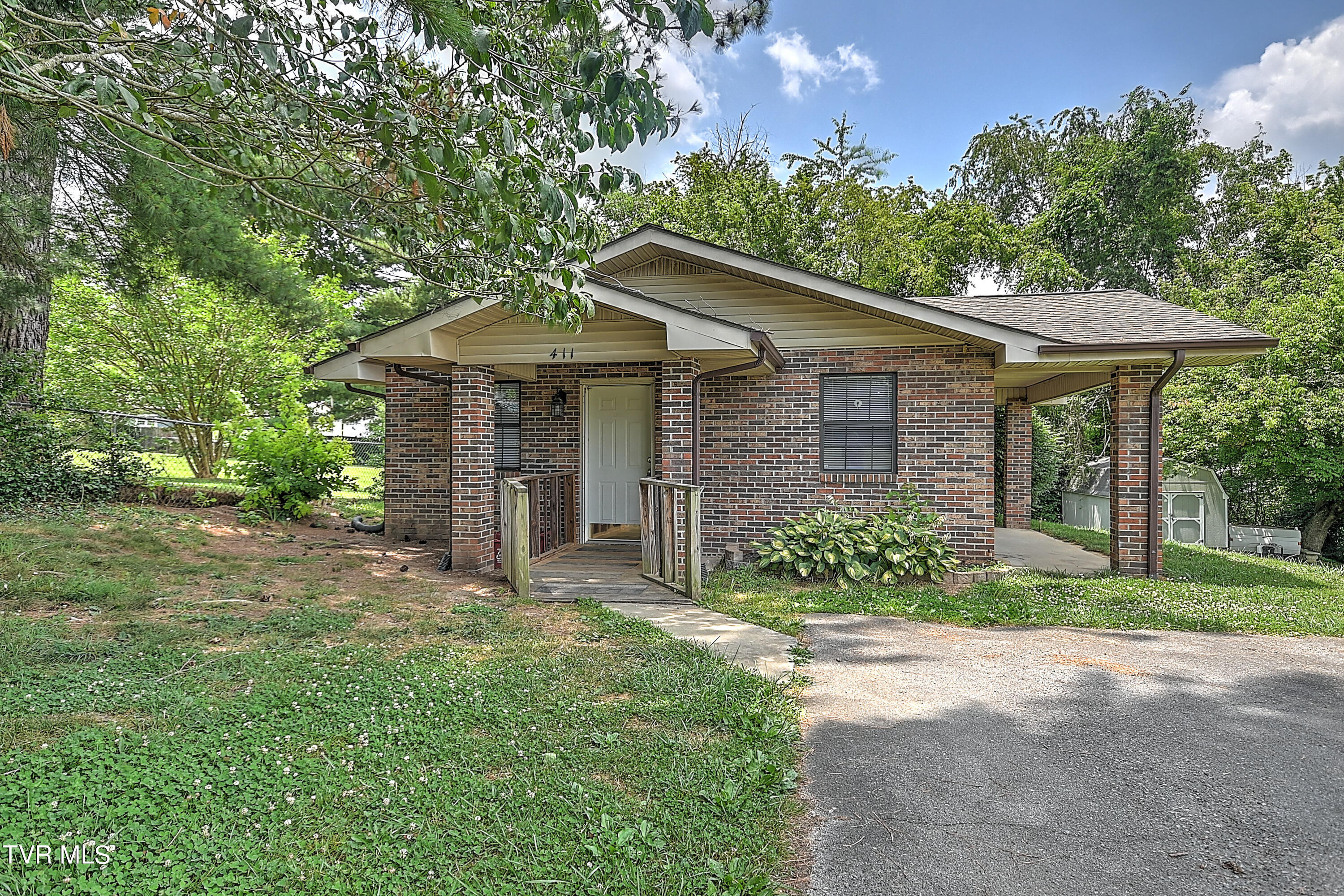 411 Ketron Ln