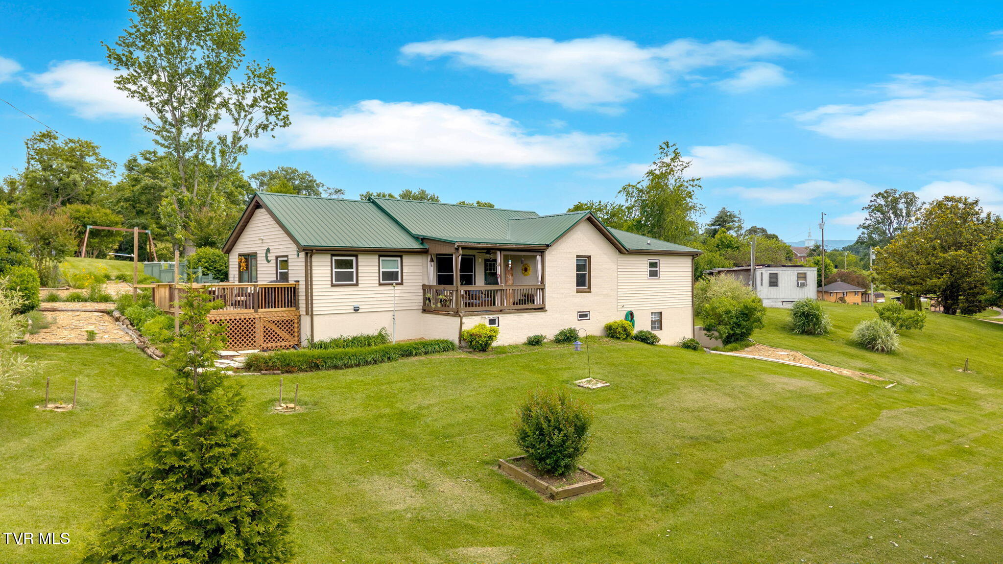 20 Chuckey College Street