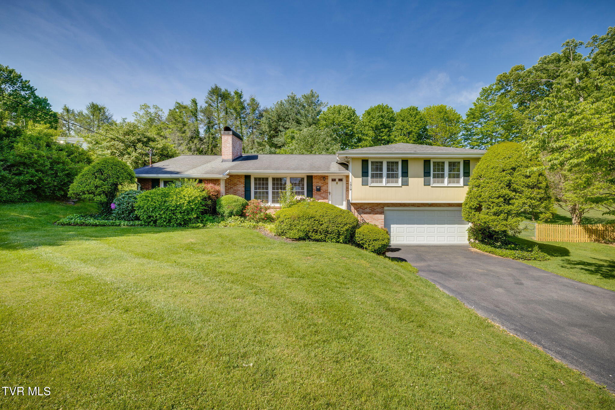 1319 Lynnwood Drive
