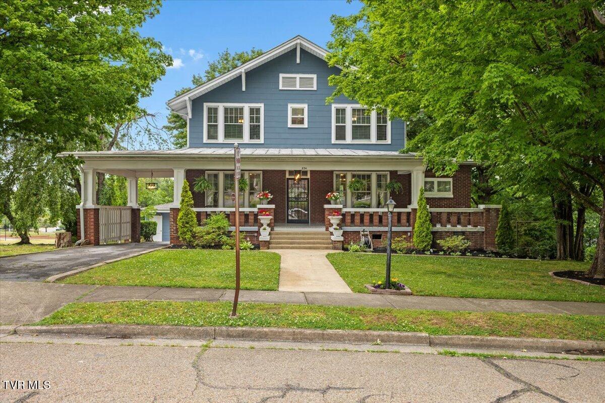 834 West Locust Street