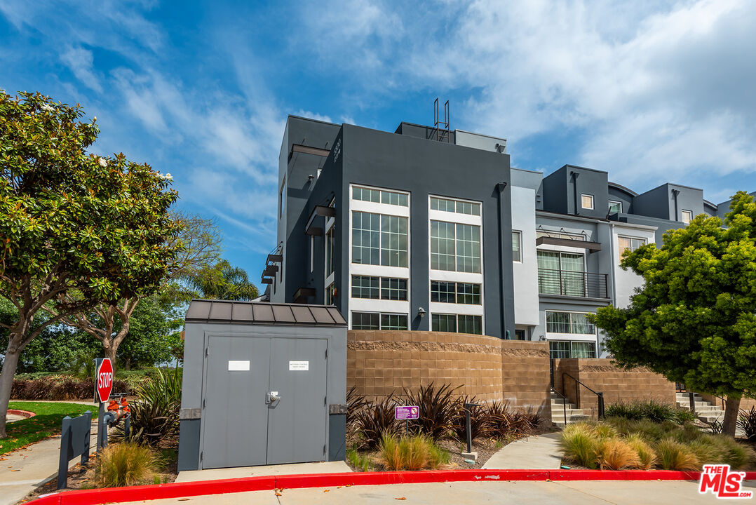 5300 Playa Vista Dr Unit: 12