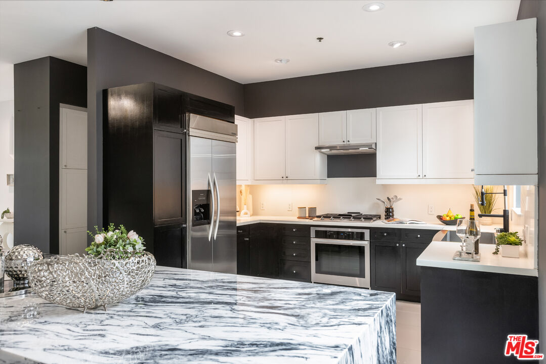 5400 Playa Vista Dr Unit: 23