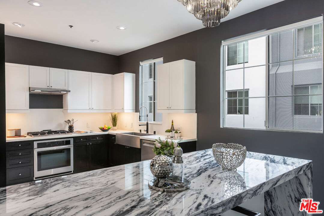 5400 Playa Vista Dr Unit: 23