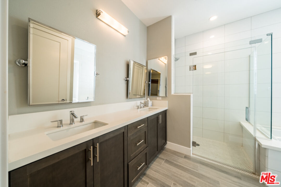 5837 Village Dr Unit: 3