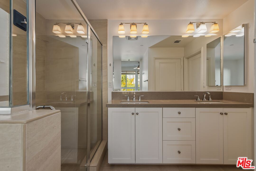 12887 Runway Rd Unit: 3