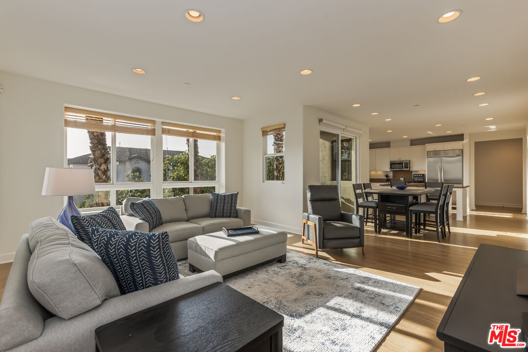 12887 Runway Rd Unit: 3