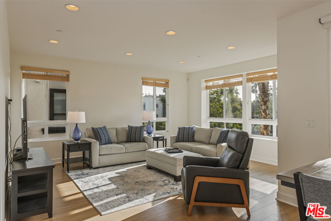 12887 Runway Rd Unit: 3