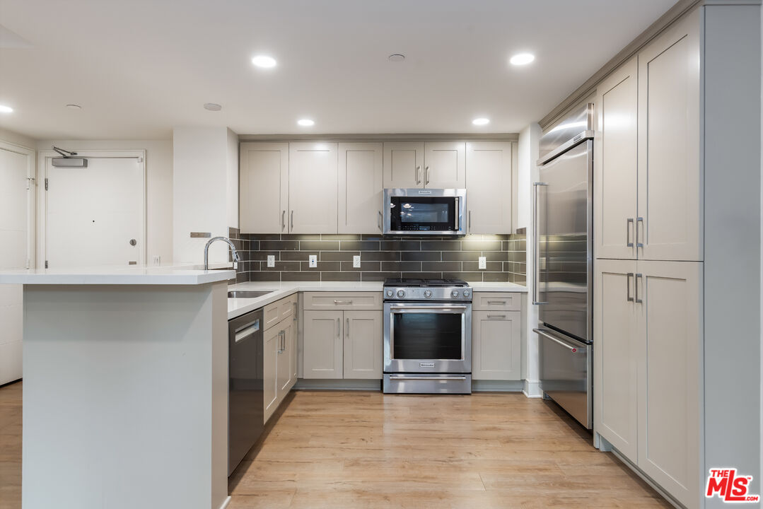 6030 Seabluff Dr Unit: 315