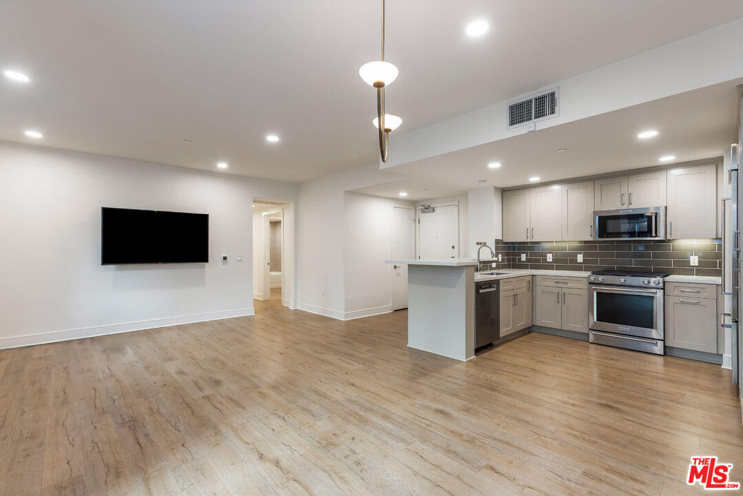 6030 Seabluff Dr Unit: 315