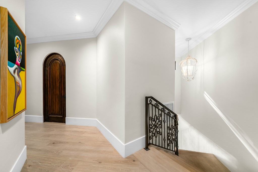 21 South Bridge Lane