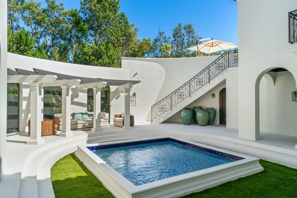 21 South Bridge Lane