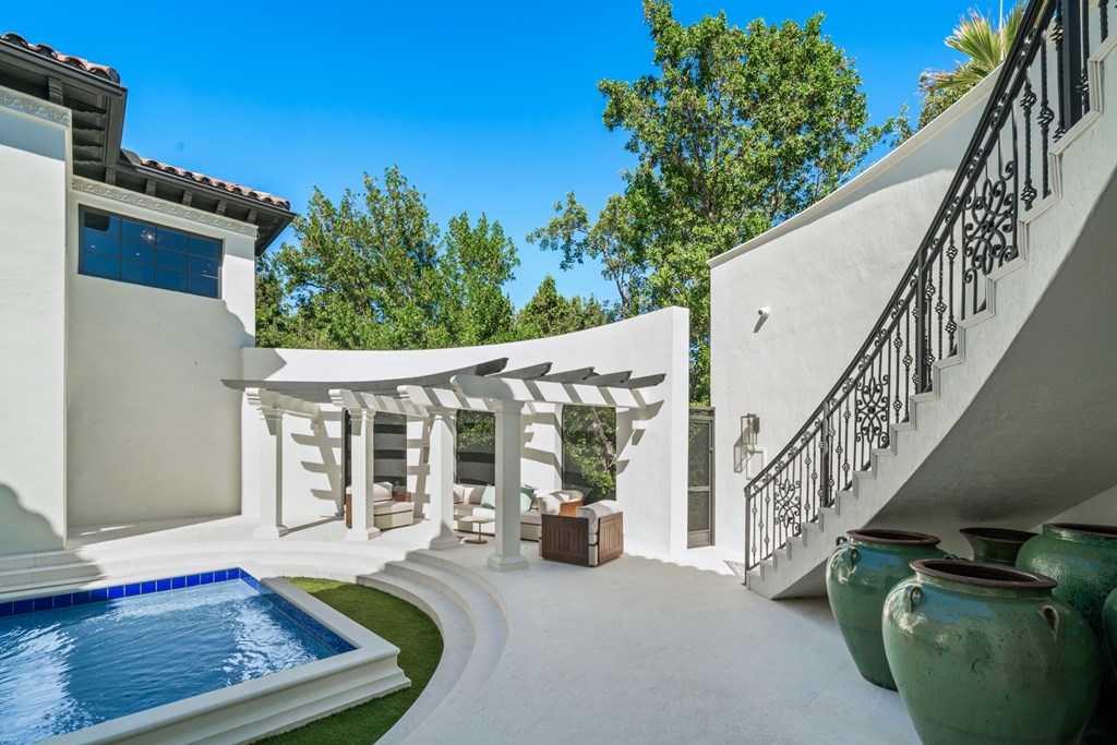 21 South Bridge Lane