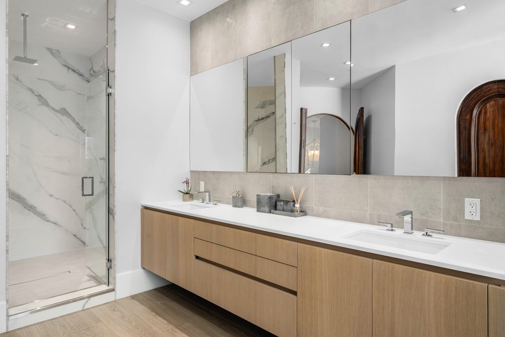 21 South Bridge Lane