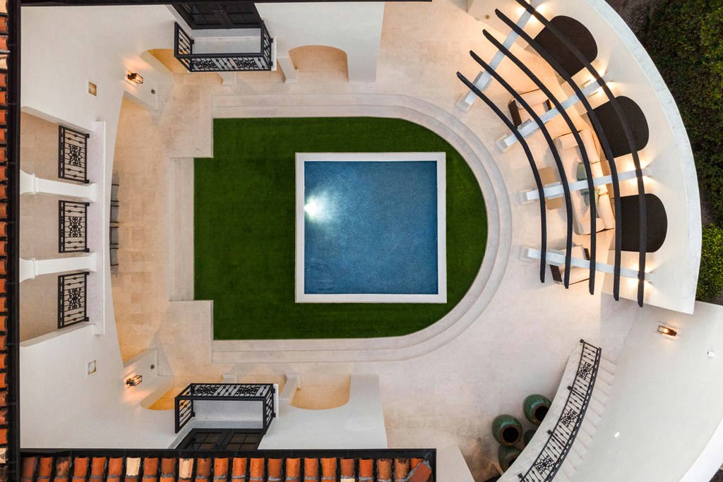 21 South Bridge Lane