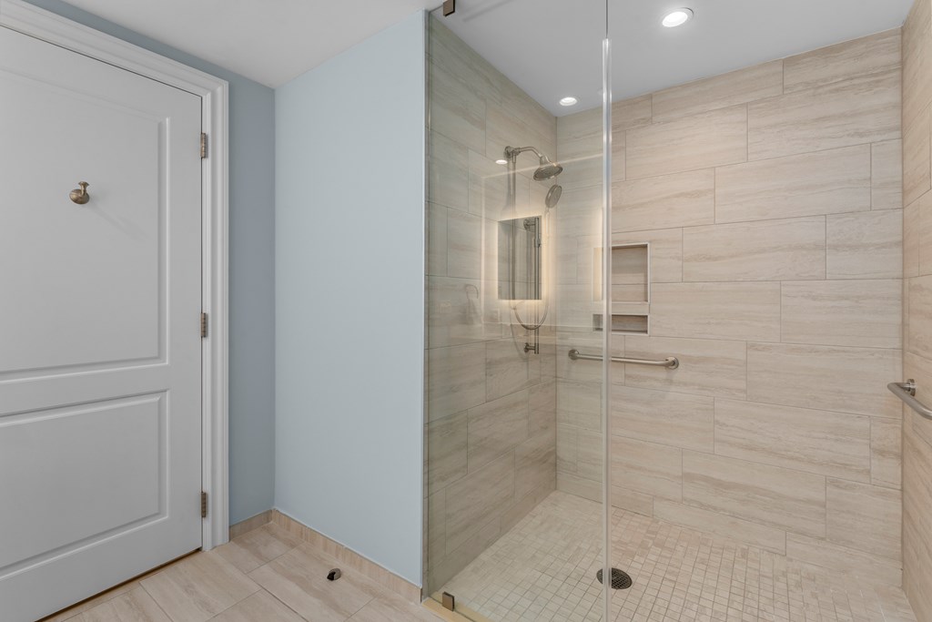 1 Residence Lane 215