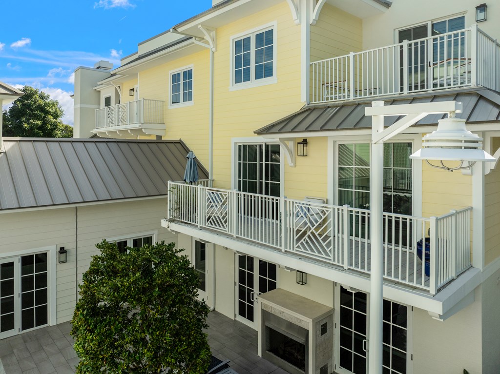 1 Residence Lane 215