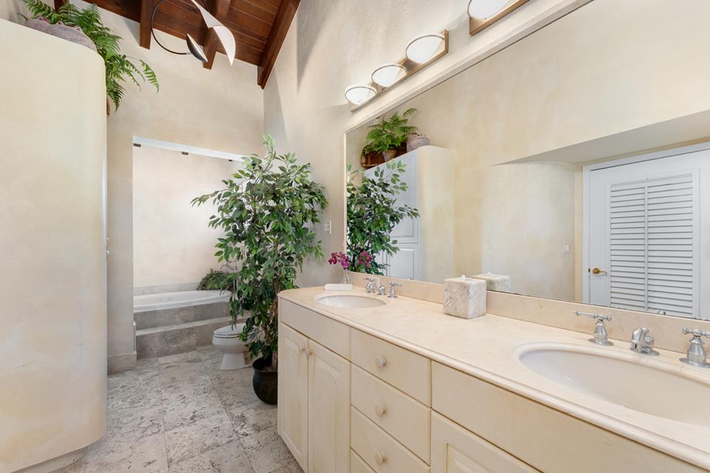 5 South Pelican Drive