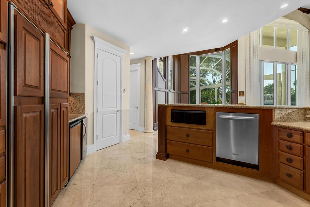 15 Harbor Island Drive