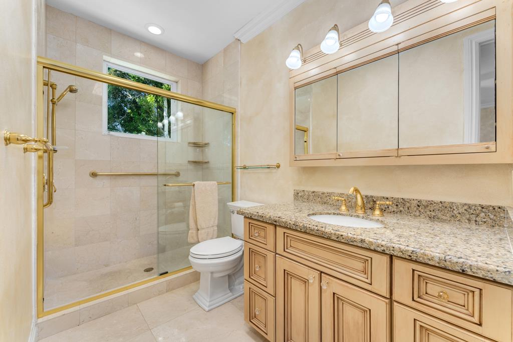 15 Harbor Island Drive