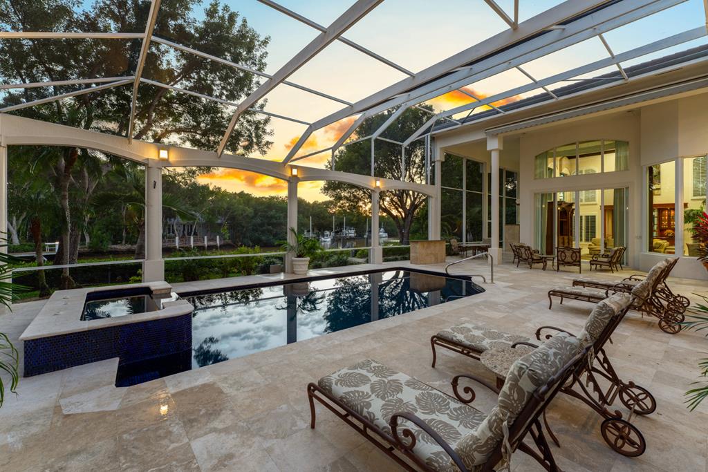 15 Harbor Island Drive