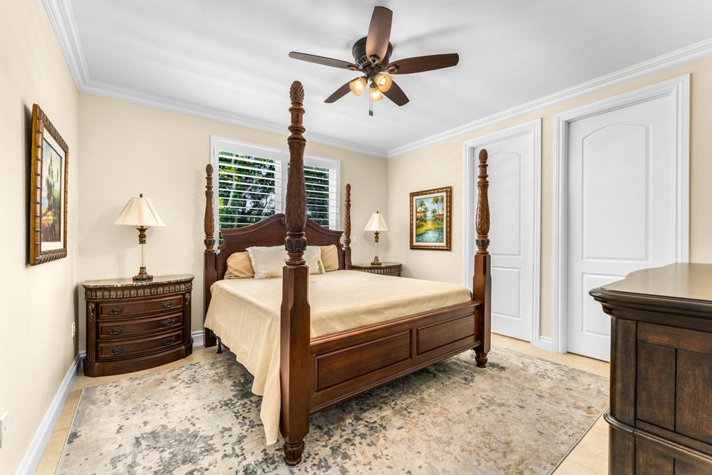 15 Harbor Island Drive