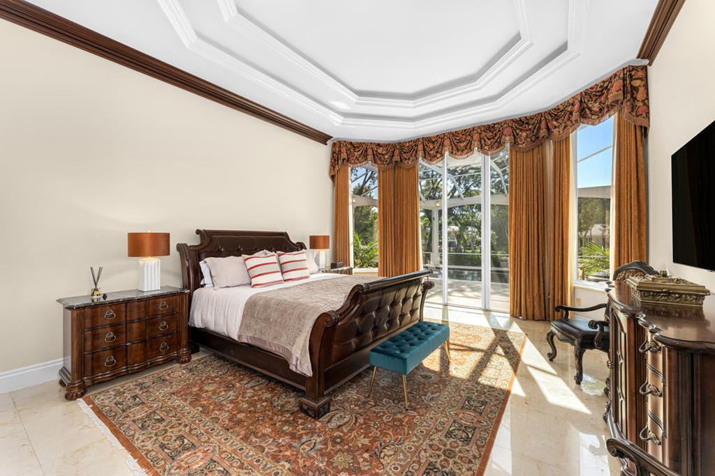 15 Harbor Island Drive