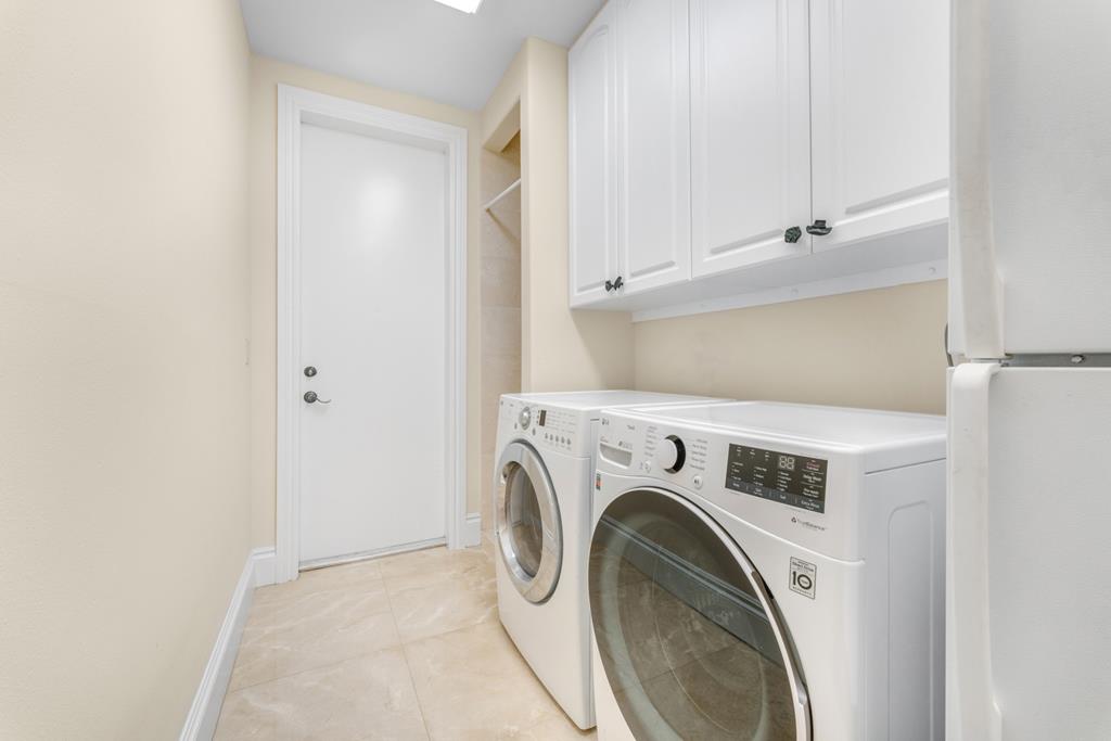 15 Harbor Island Drive