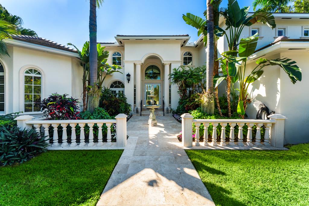 15 Harbor Island Drive