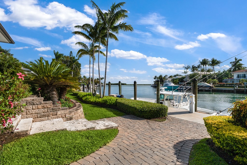 13 Angelfish Cay Drive