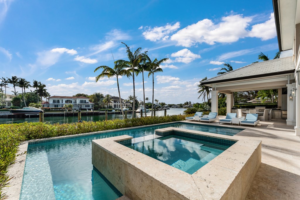 13 Angelfish Cay Drive