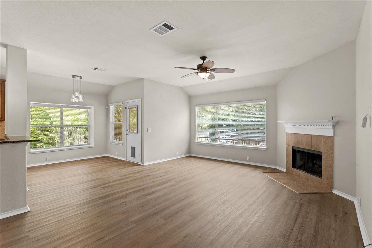 2808 Barefoot LN