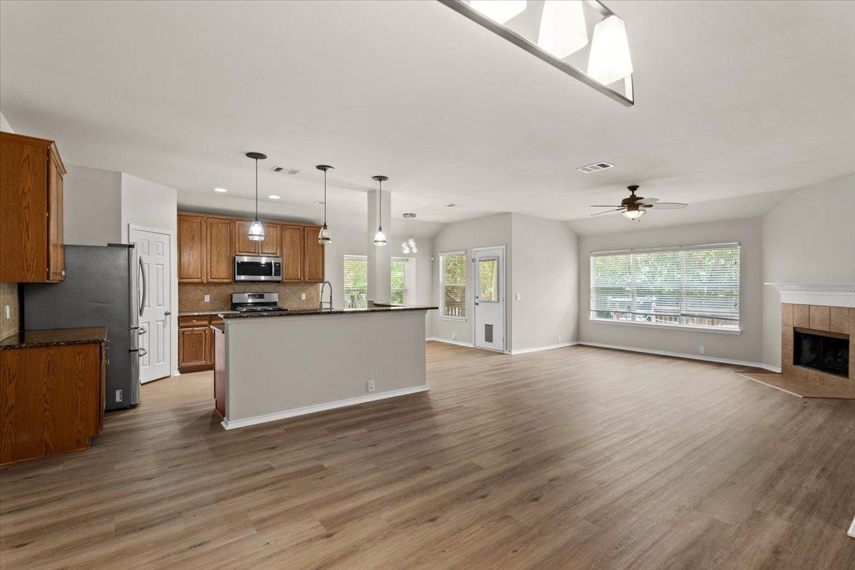 2808 Barefoot LN