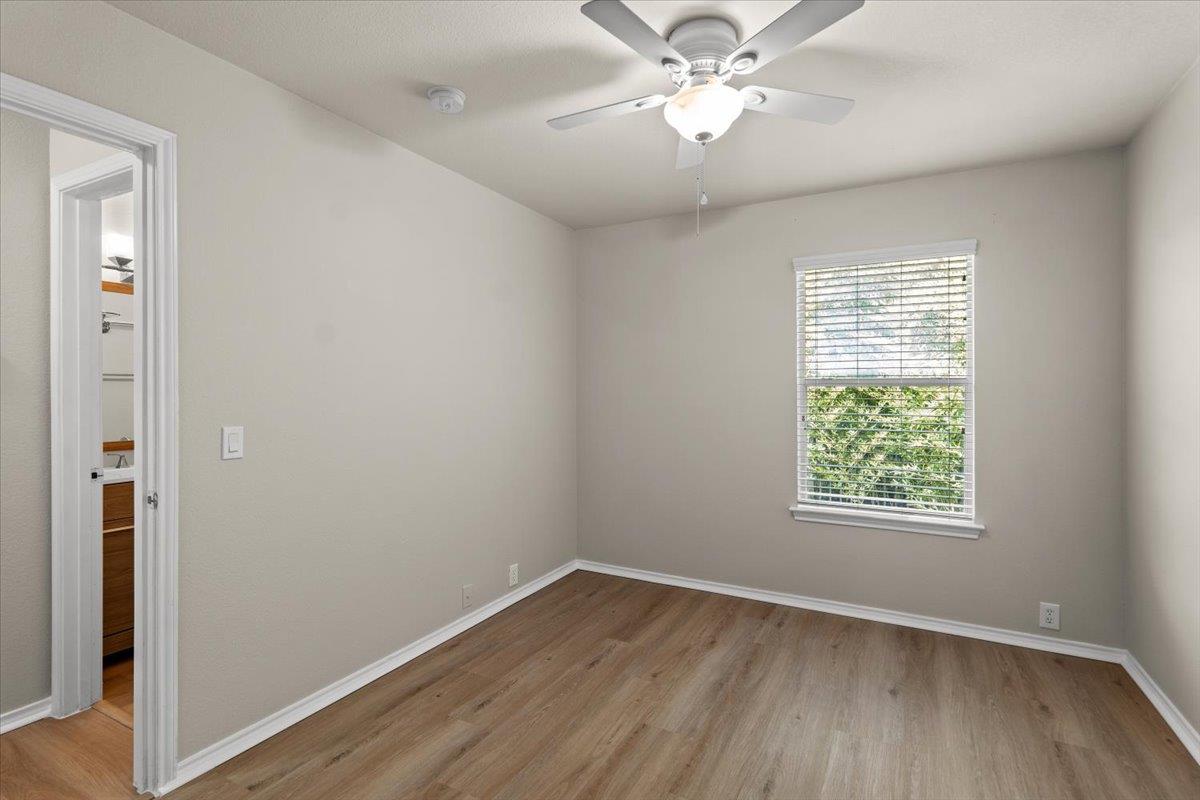 2808 Barefoot LN