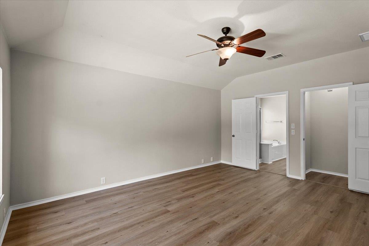 2808 Barefoot LN
