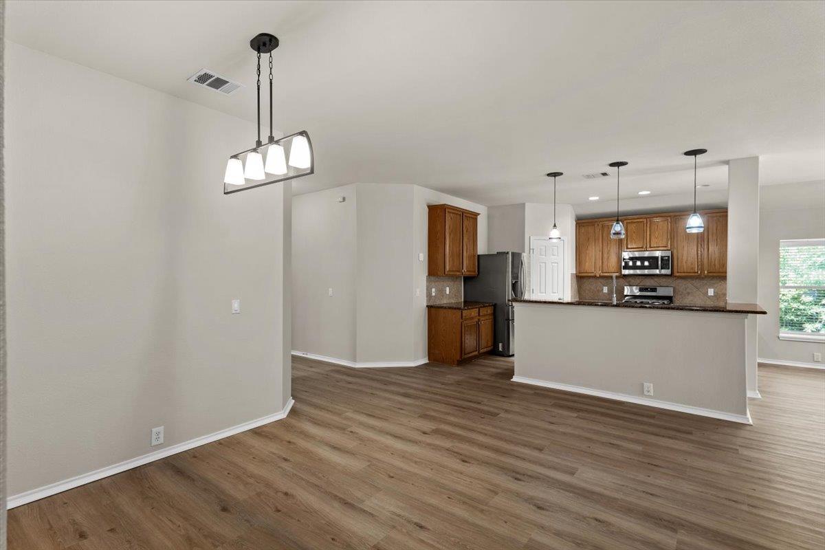 2808 Barefoot LN