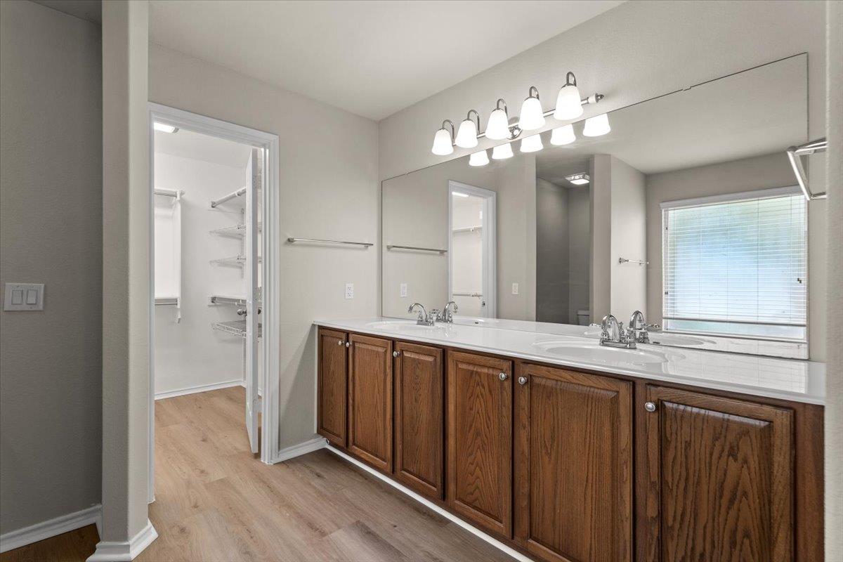 2808 Barefoot LN