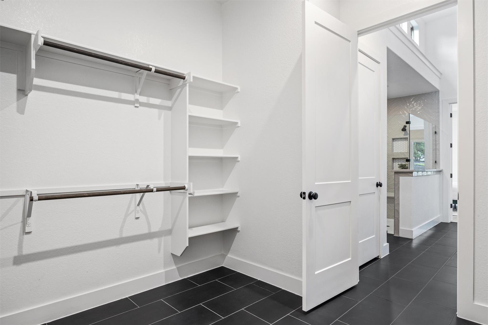 1122 Silver Dollar TRL