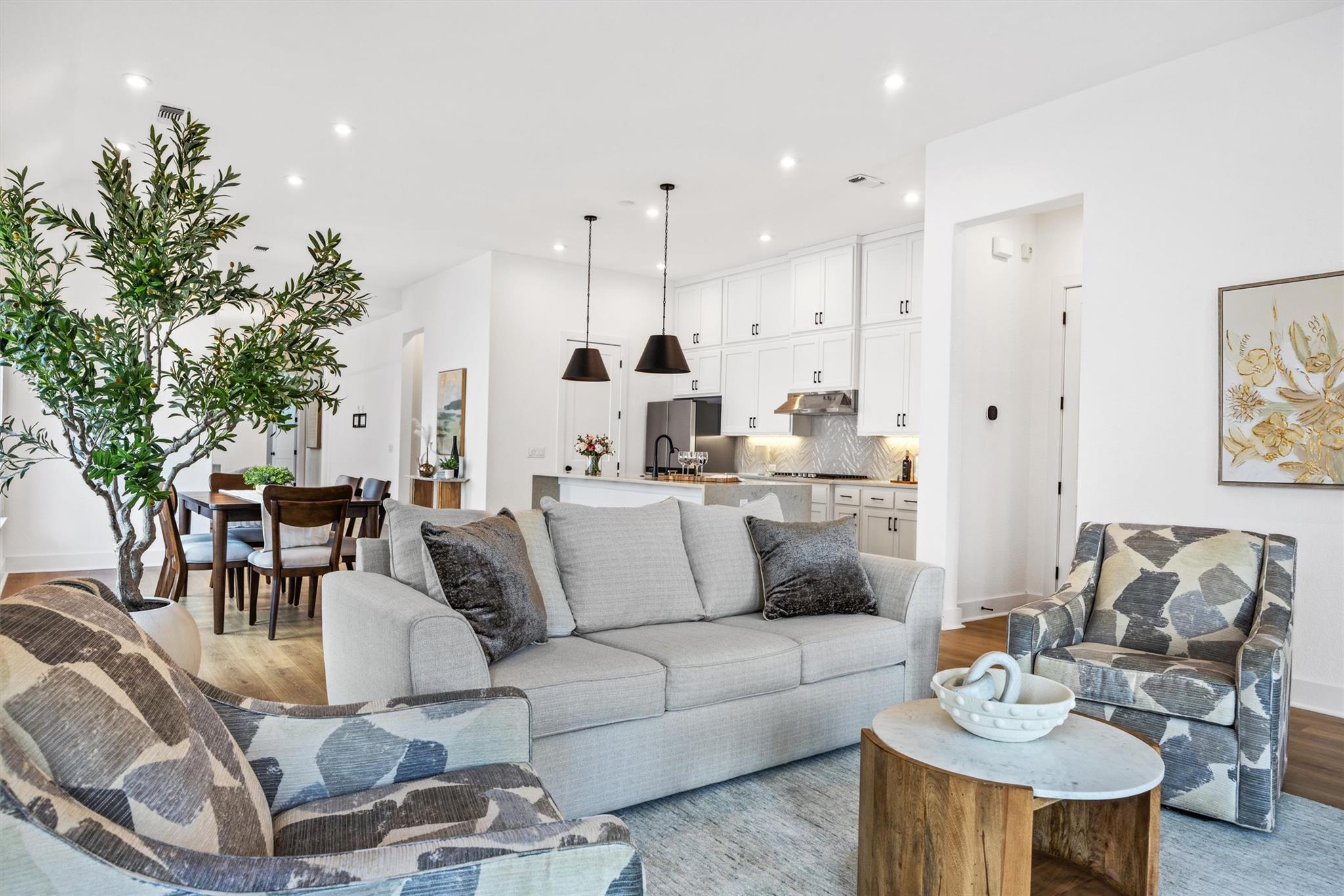 1122 Silver Dollar TRL