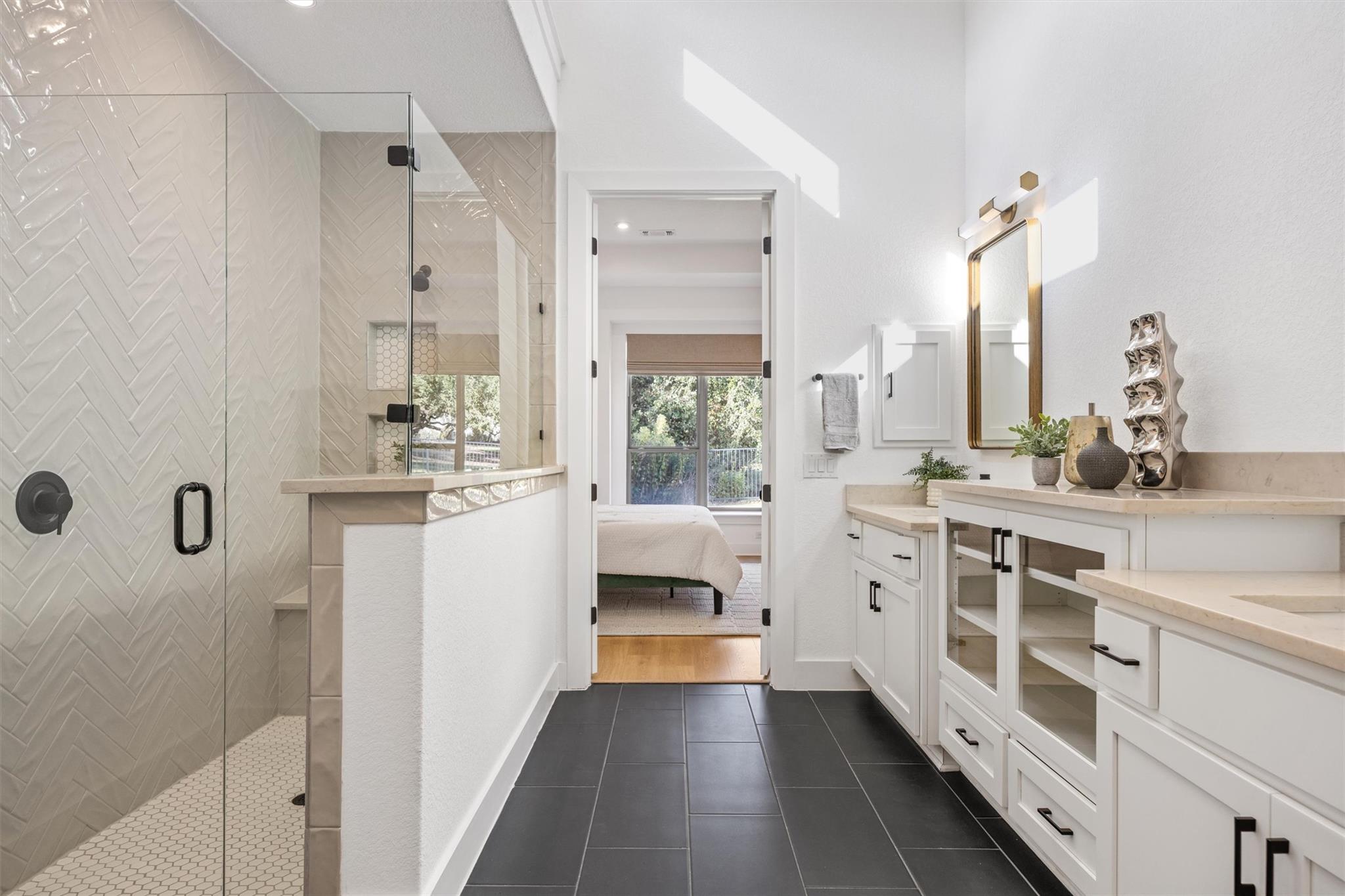 1122 Silver Dollar TRL