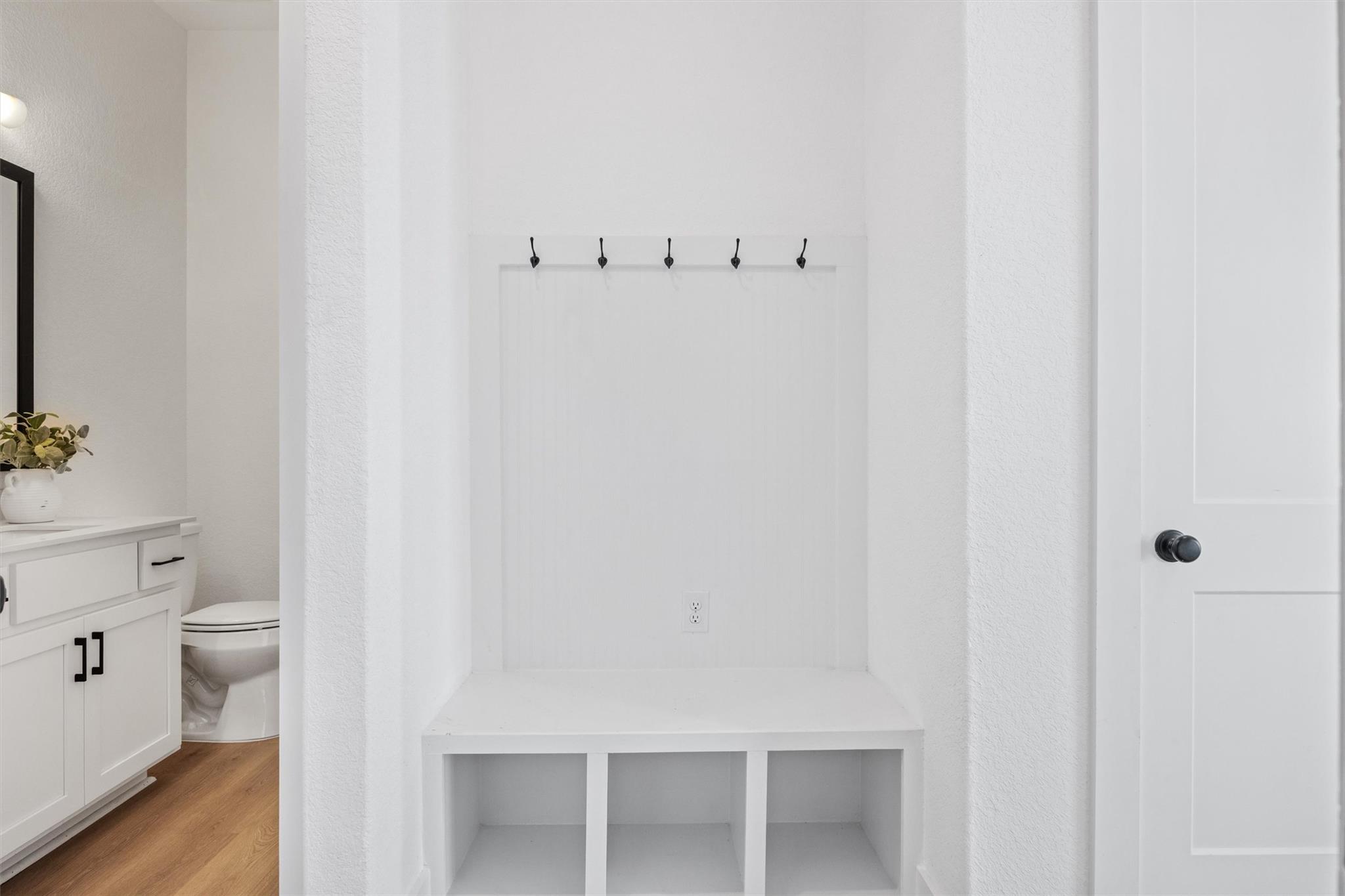 1122 Silver Dollar TRL