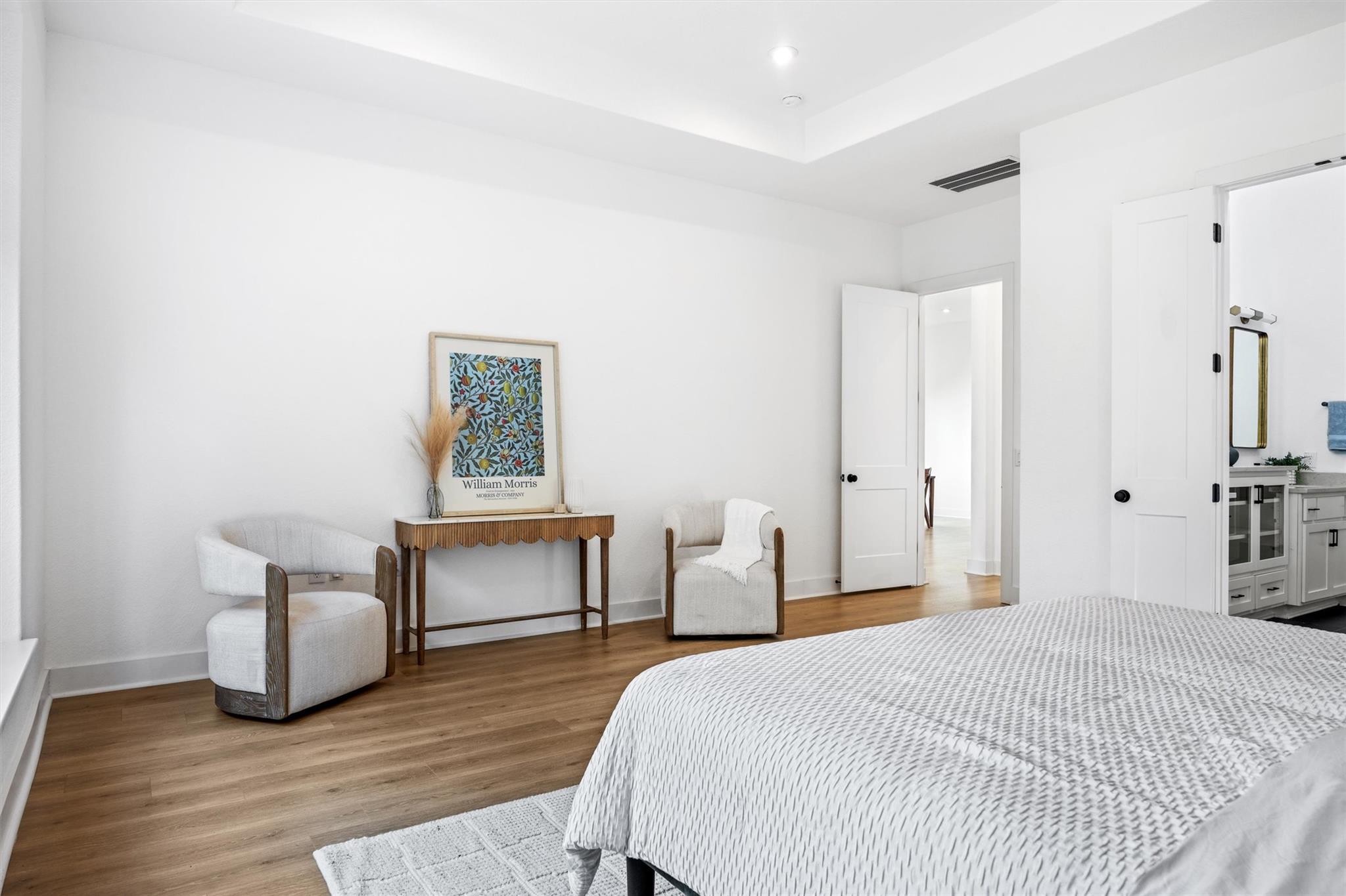 1122 Silver Dollar TRL